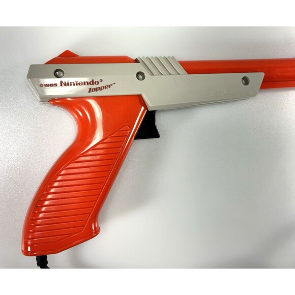 Authentic 1985 Nintendo Zapper Orange Wired Light Gun NES-005 Tested - Picture 7 of 14